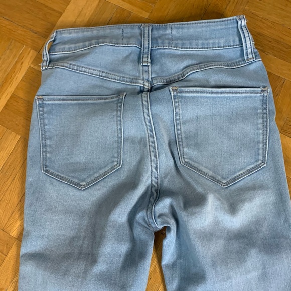 Abercrombie High Rise Jean Legging Light Wash - Picture 12 of 12